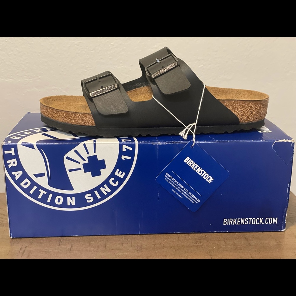 NEW! Never Worn. Birkenstock Arizona BS